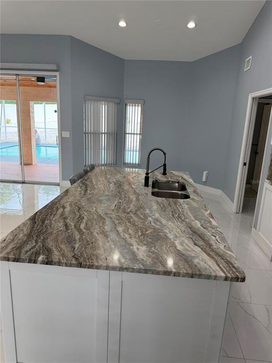En Venta: $459,900 (3 camas, 2 baños, 1558 Pies cuadrados)