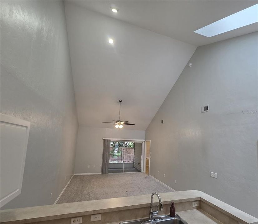 For Sale: $204,900 (2 beds, 2 baths, 1293 Square Feet)