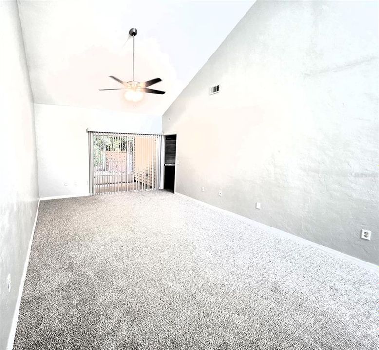 For Sale: $204,900 (2 beds, 2 baths, 1293 Square Feet)