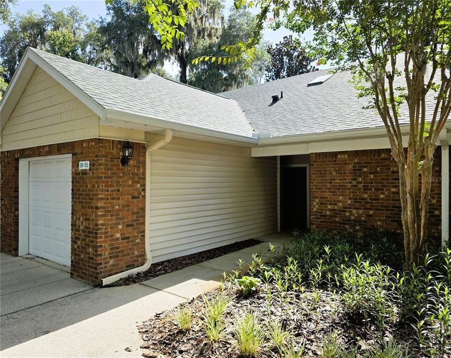 For Sale: $204,900 (2 beds, 2 baths, 1293 Square Feet)