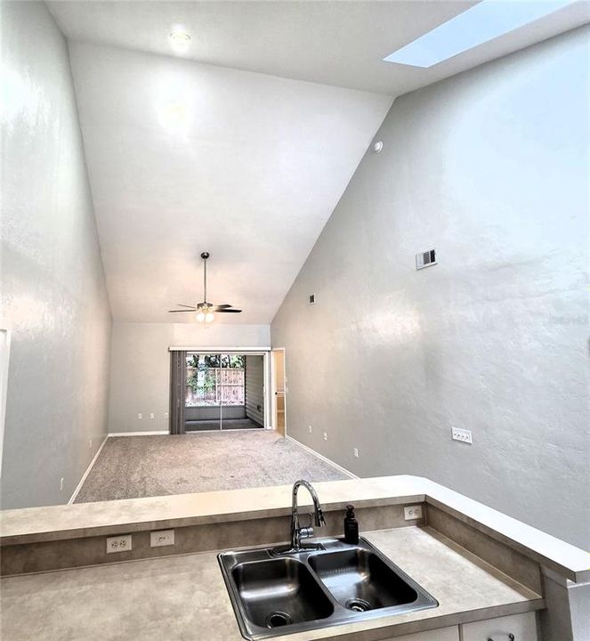 For Sale: $204,900 (2 beds, 2 baths, 1293 Square Feet)