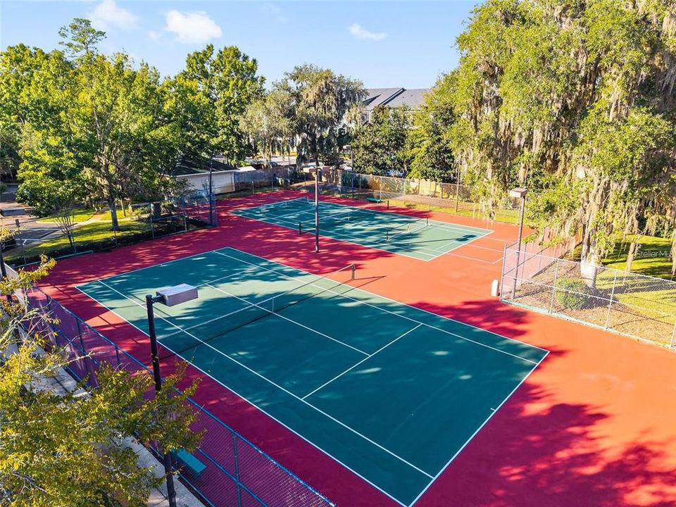 For Sale: $204,900 (2 beds, 2 baths, 1293 Square Feet)