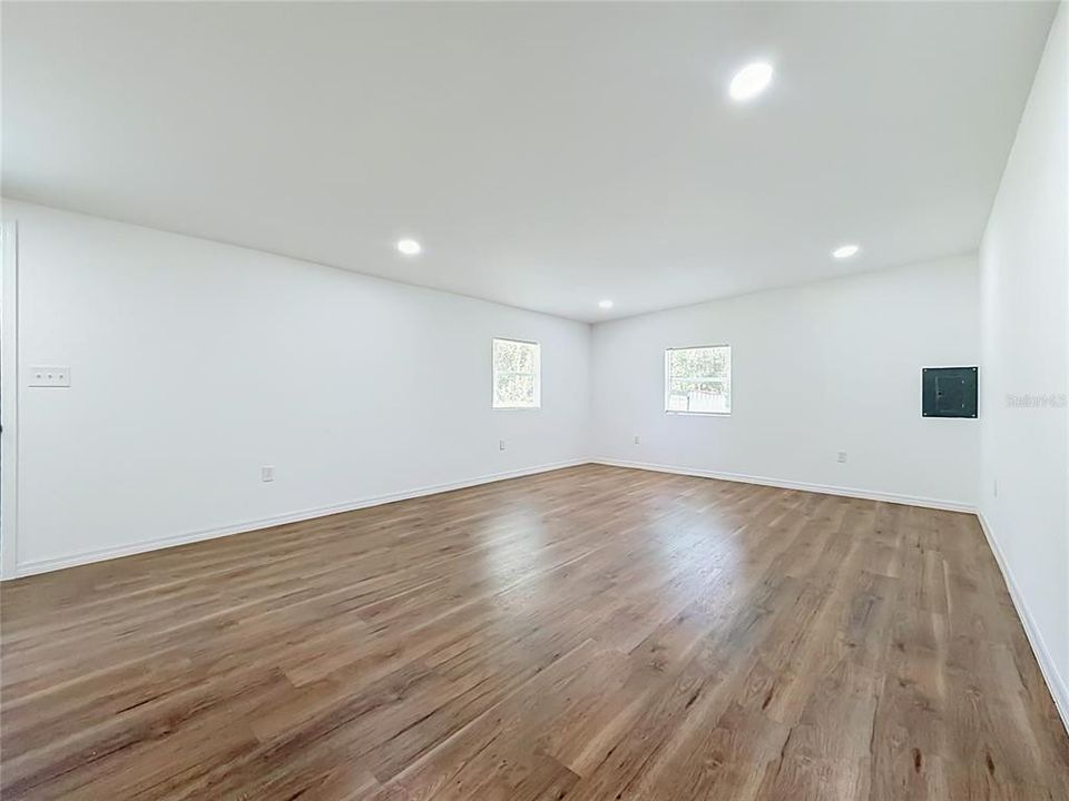 На продажу: $195,000 (4 спален, 3 ванн, 2416 Квадратных фут)