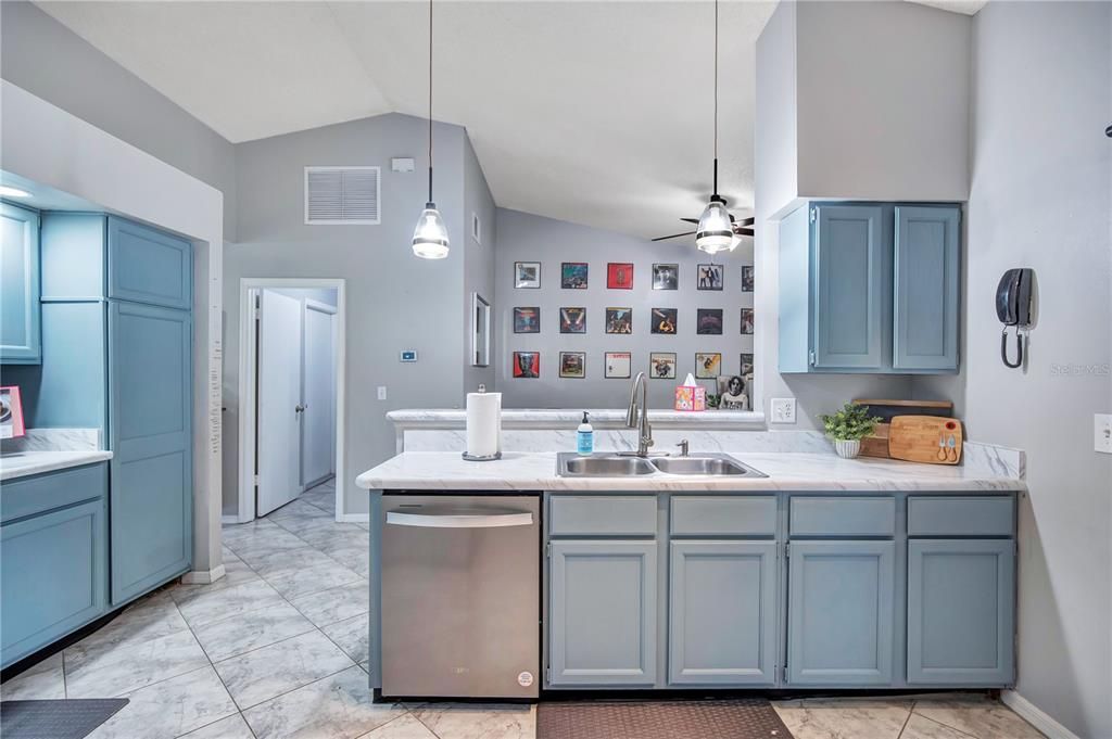 For Sale: $429,000 (3 beds, 2 baths, 1756 Square Feet)