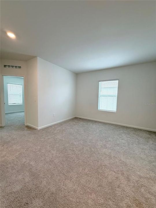 En Renta: $1,950 (3 camas, 2 baños, 1863 Pies cuadrados)
