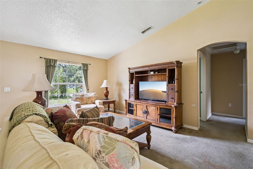 For Sale: $320,000 (3 beds, 2 baths, 1340 Square Feet)