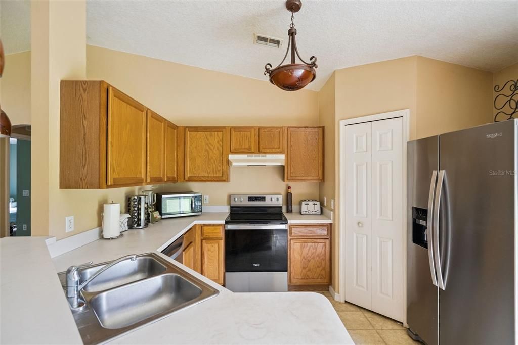 For Sale: $320,000 (3 beds, 2 baths, 1340 Square Feet)
