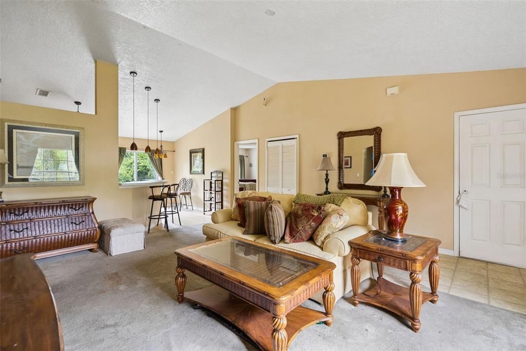 For Sale: $320,000 (3 beds, 2 baths, 1340 Square Feet)