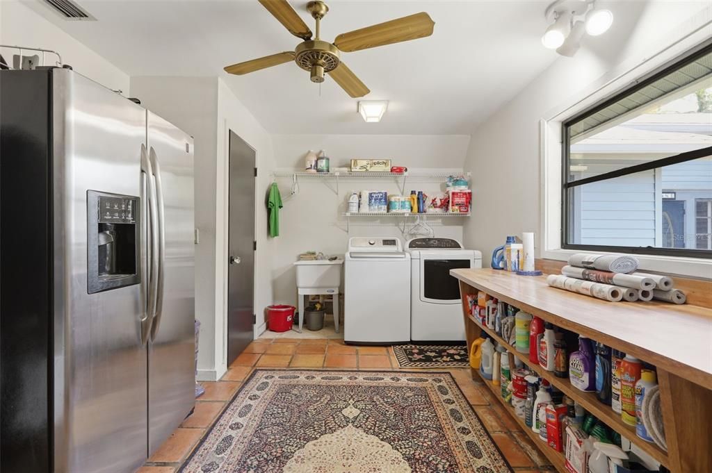 En Venta: $850,000 (3 camas, 2 baños, 2297 Pies cuadrados)
