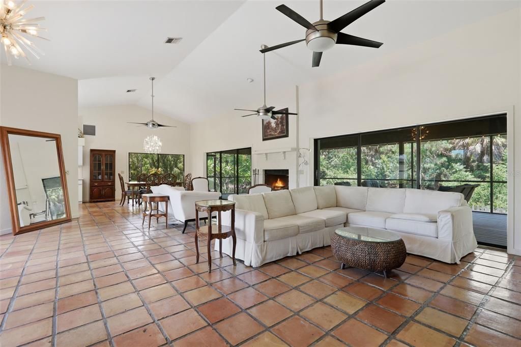 En Venta: $850,000 (3 camas, 2 baños, 2297 Pies cuadrados)