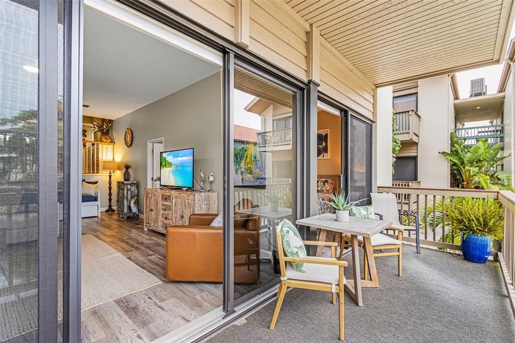 En Venta: $799,900 (2 camas, 2 baños, 1352 Pies cuadrados)