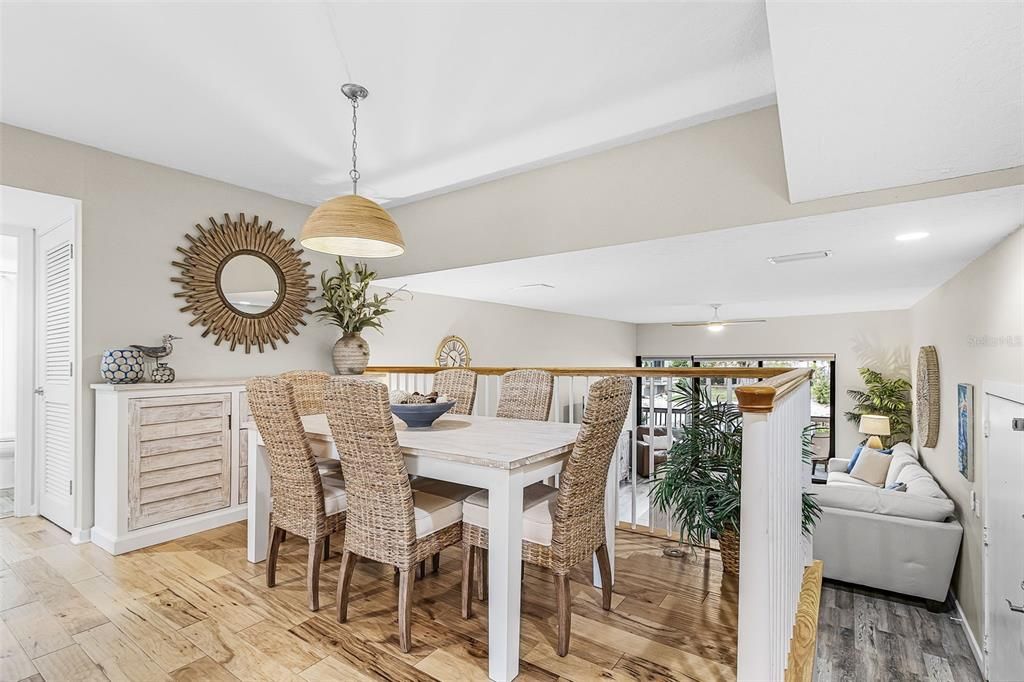 En Venta: $799,900 (2 camas, 2 baños, 1352 Pies cuadrados)