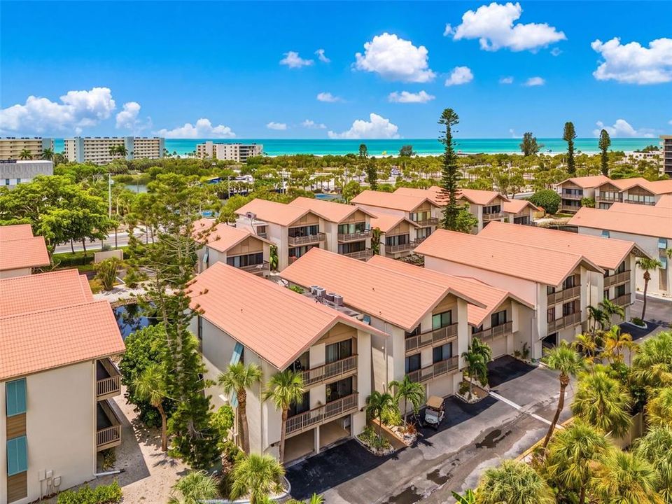 En Venta: $799,900 (2 camas, 2 baños, 1352 Pies cuadrados)