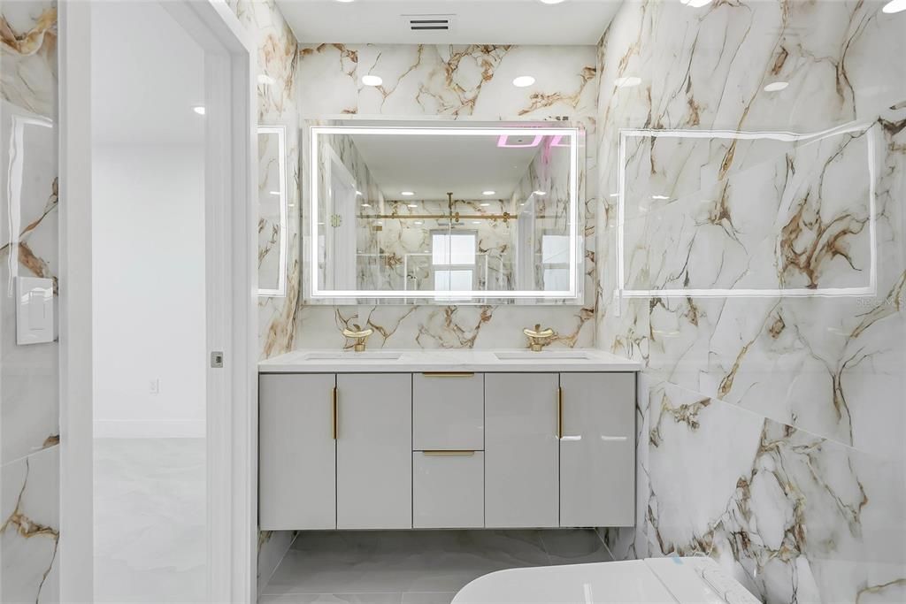 En Venta: $1,679,000 (3 camas, 3 baños, 2499 Pies cuadrados)