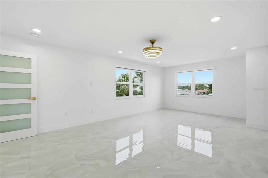 En Venta: $1,679,000 (3 camas, 3 baños, 2499 Pies cuadrados)