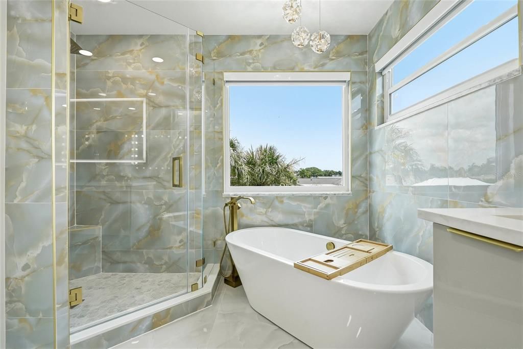 En Venta: $1,679,000 (3 camas, 3 baños, 2499 Pies cuadrados)