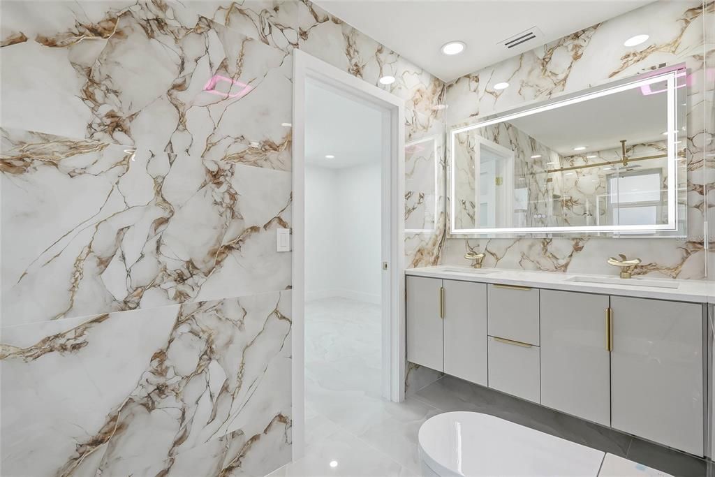 En Venta: $1,679,000 (3 camas, 3 baños, 2499 Pies cuadrados)