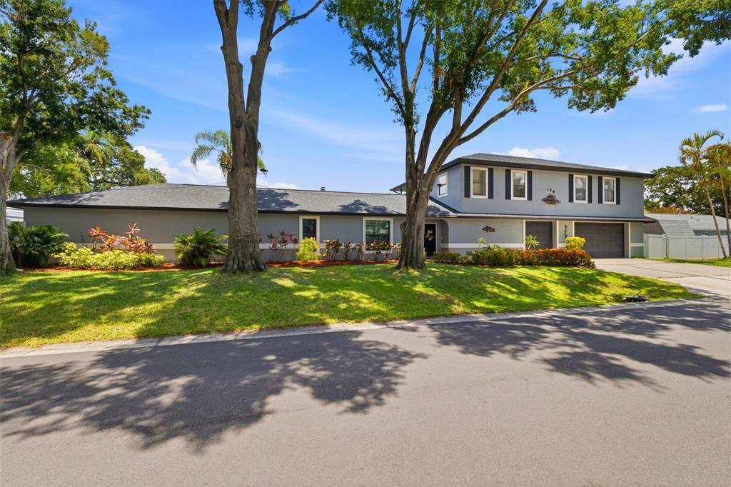 En Venta: $968,000 (4 camas, 3 baños, 3172 Pies cuadrados)
