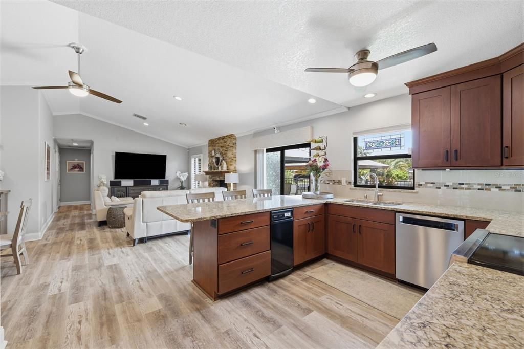 En Venta: $968,000 (4 camas, 3 baños, 3172 Pies cuadrados)