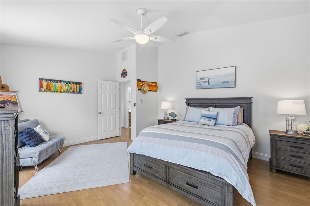 En Venta: $968,000 (4 camas, 3 baños, 3172 Pies cuadrados)