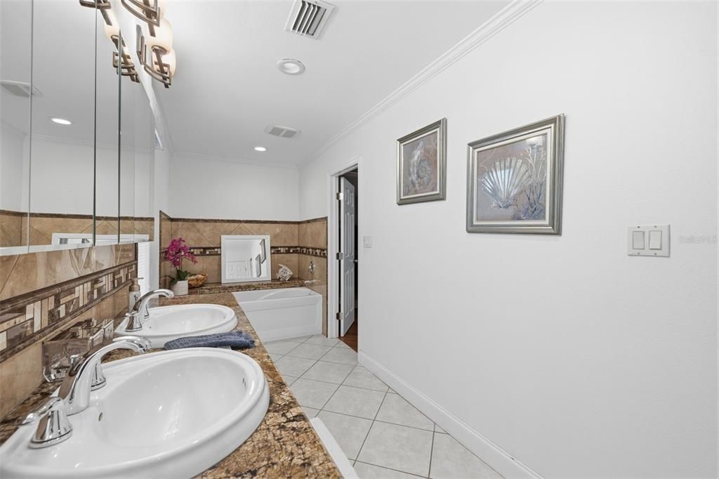 En Venta: $968,000 (4 camas, 3 baños, 3172 Pies cuadrados)