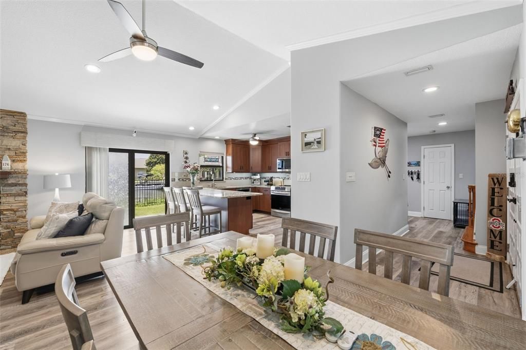 En Venta: $968,000 (4 camas, 3 baños, 3172 Pies cuadrados)