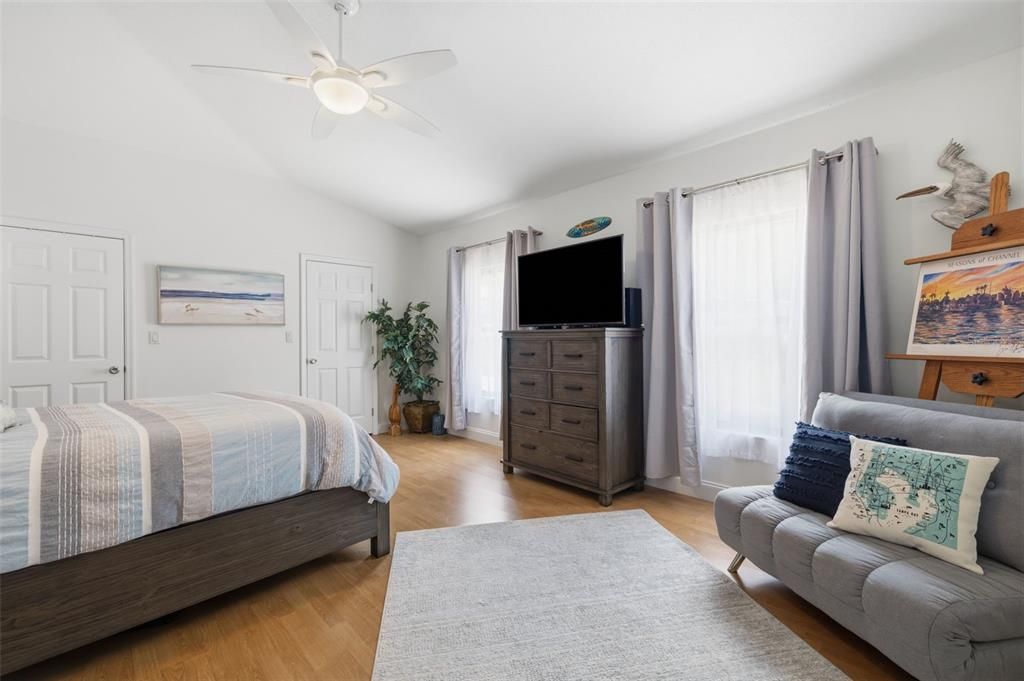 En Venta: $968,000 (4 camas, 3 baños, 3172 Pies cuadrados)