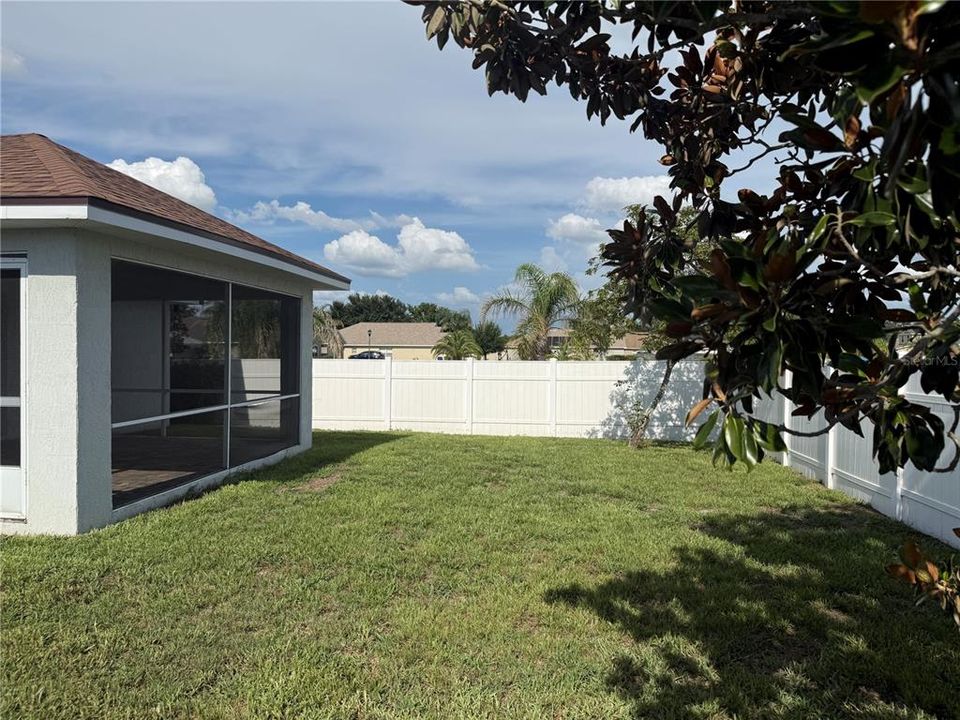 Activo con contrato: $250,000 (3 camas, 2 baños, 1686 Pies cuadrados)