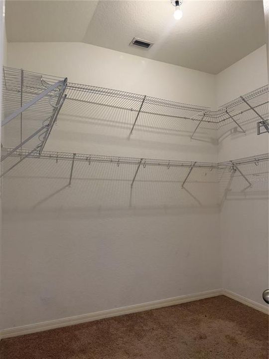 Activo con contrato: $250,000 (3 camas, 2 baños, 1686 Pies cuadrados)
