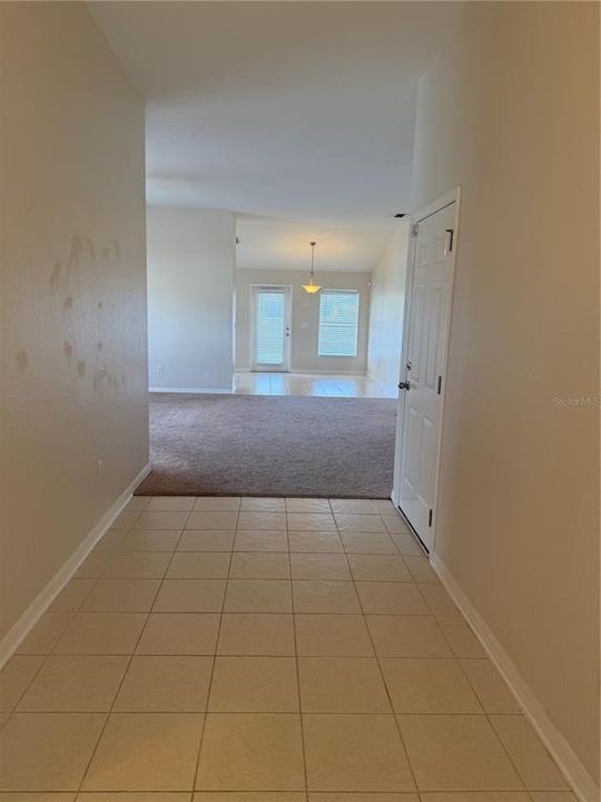 Activo con contrato: $250,000 (3 camas, 2 baños, 1686 Pies cuadrados)