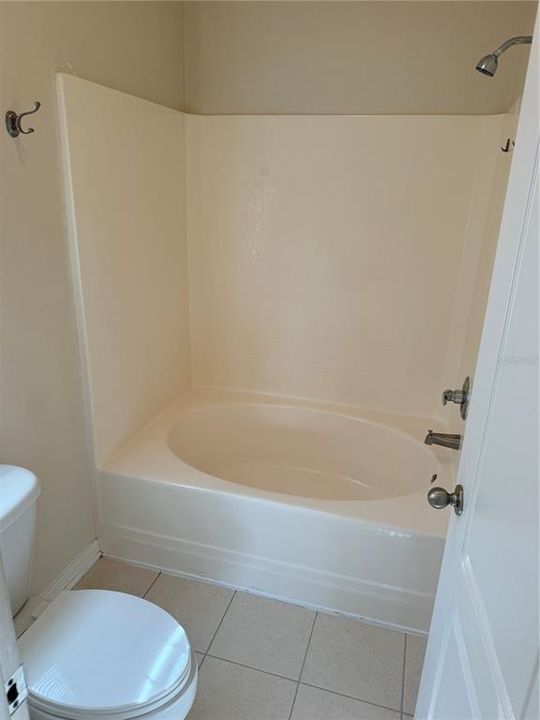 Activo con contrato: $250,000 (3 camas, 2 baños, 1686 Pies cuadrados)