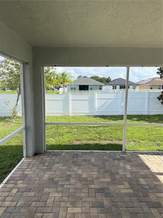 Activo con contrato: $250,000 (3 camas, 2 baños, 1686 Pies cuadrados)