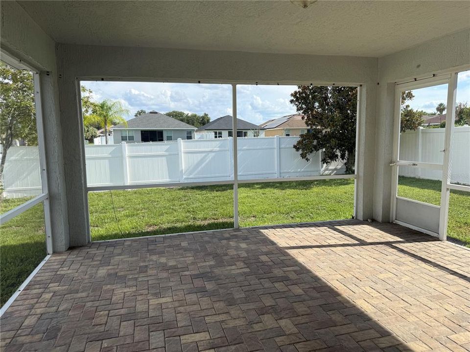 Activo con contrato: $250,000 (3 camas, 2 baños, 1686 Pies cuadrados)