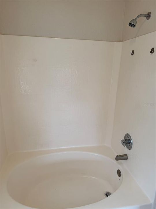 Activo con contrato: $250,000 (3 camas, 2 baños, 1686 Pies cuadrados)