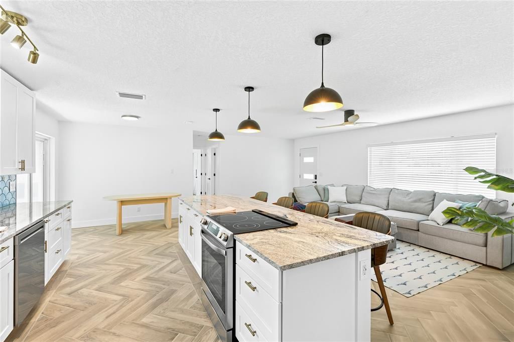 На продажу: $499,000 (2 спален, 2 ванн, 1646 Квадратных фут)
