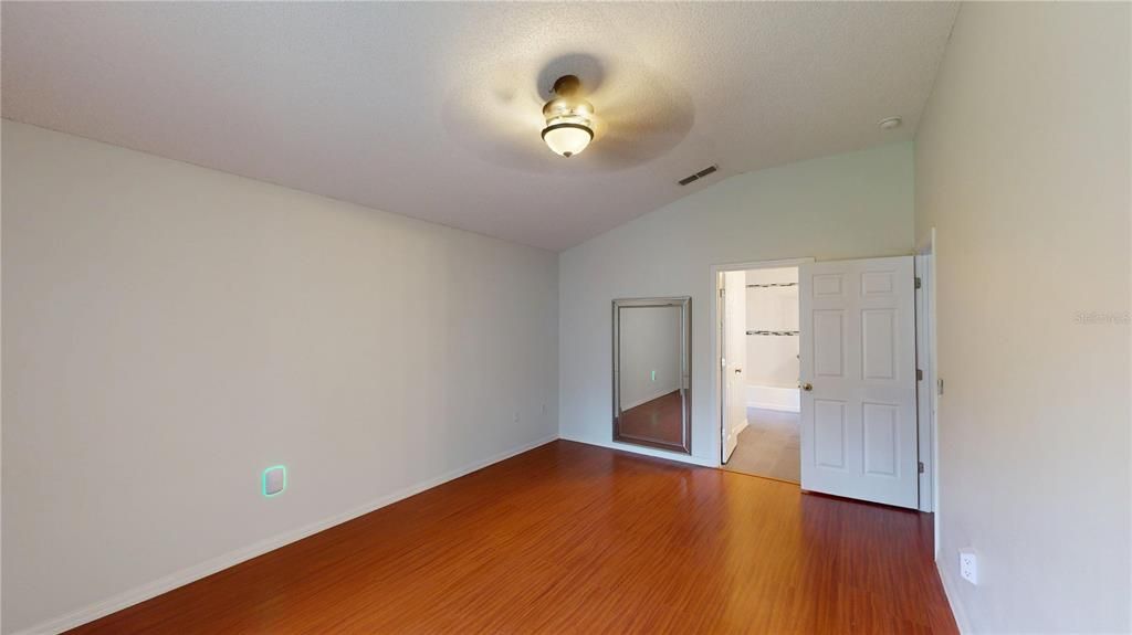 En Venta: $359,900 (4 camas, 2 baños, 2072 Pies cuadrados)