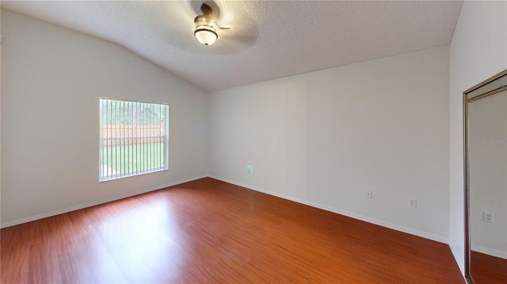 En Venta: $359,900 (4 camas, 2 baños, 2072 Pies cuadrados)