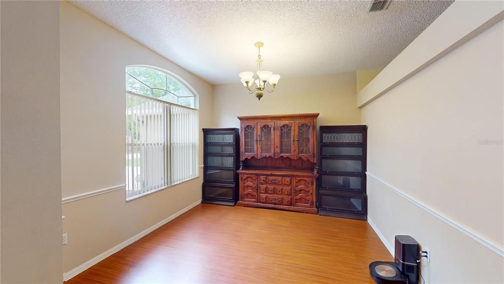 En Venta: $359,900 (4 camas, 2 baños, 2072 Pies cuadrados)