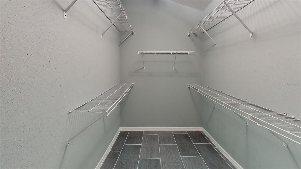 En Venta: $359,900 (4 camas, 2 baños, 2072 Pies cuadrados)
