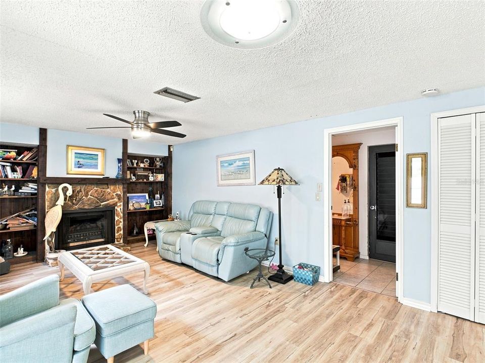 For Sale: $498,500 (3 beds, 2 baths, 1848 Square Feet)