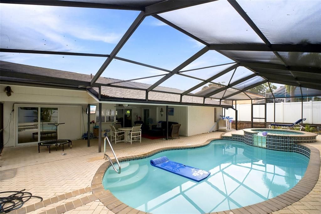 For Sale: $498,500 (3 beds, 2 baths, 1848 Square Feet)