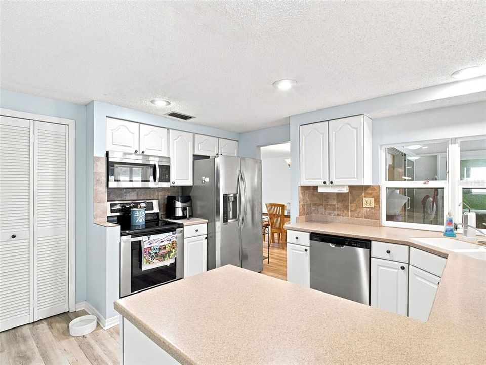 For Sale: $498,500 (3 beds, 2 baths, 1848 Square Feet)