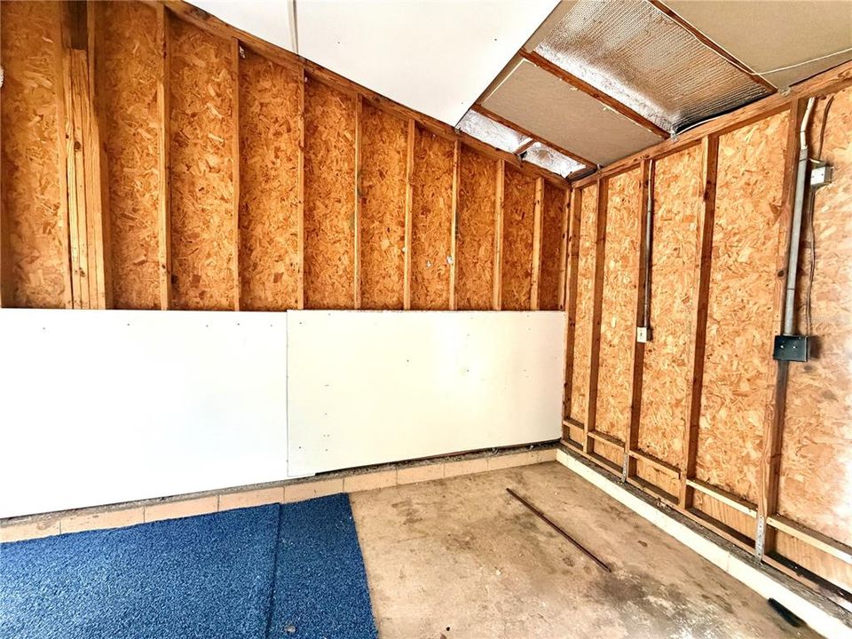 Под контрактом: $169,000 (3 спален, 2 ванн, 972 Квадратных фут)