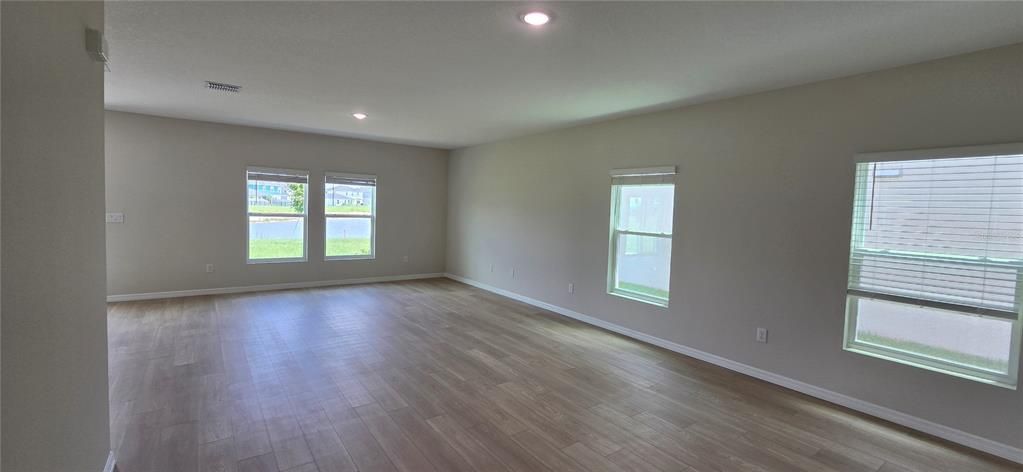 В аренду: $2,950 (5 спален, 3 ванн, 2470 Квадратных фут)