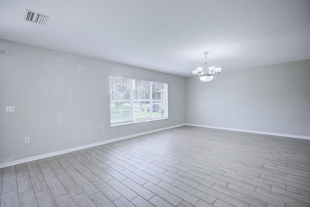 En Venta: $359,900 (4 camas, 2 baños, 2885 Pies cuadrados)
