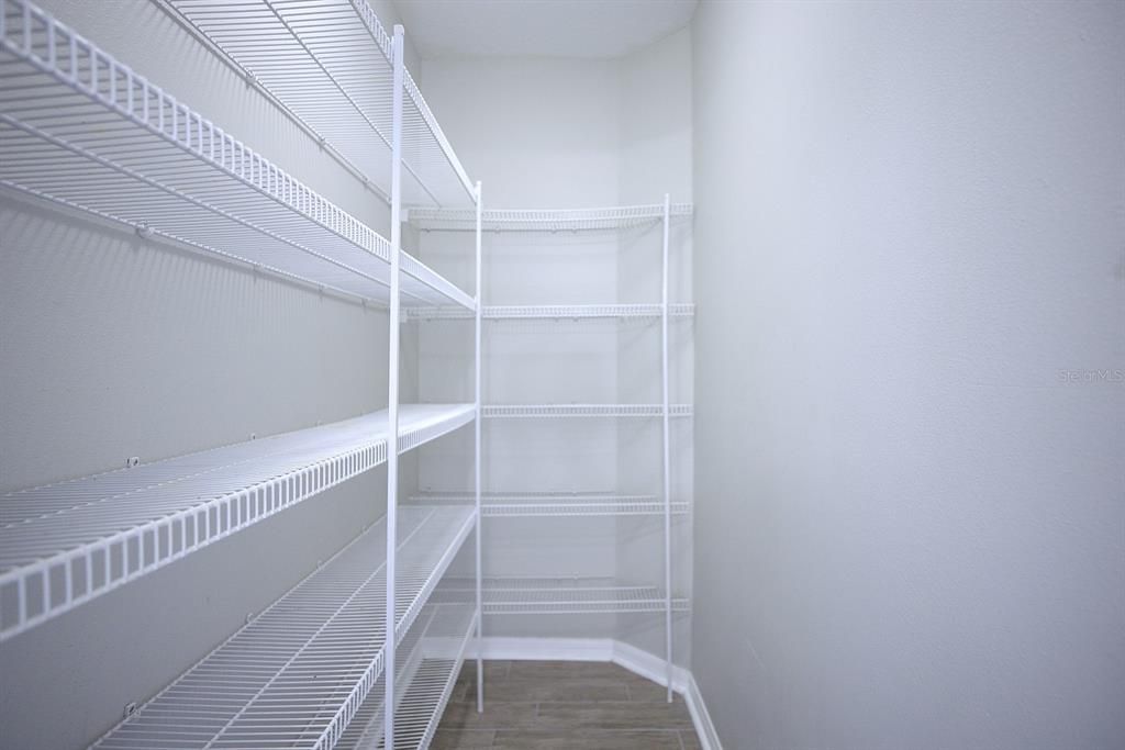 En Venta: $359,900 (4 camas, 2 baños, 2885 Pies cuadrados)