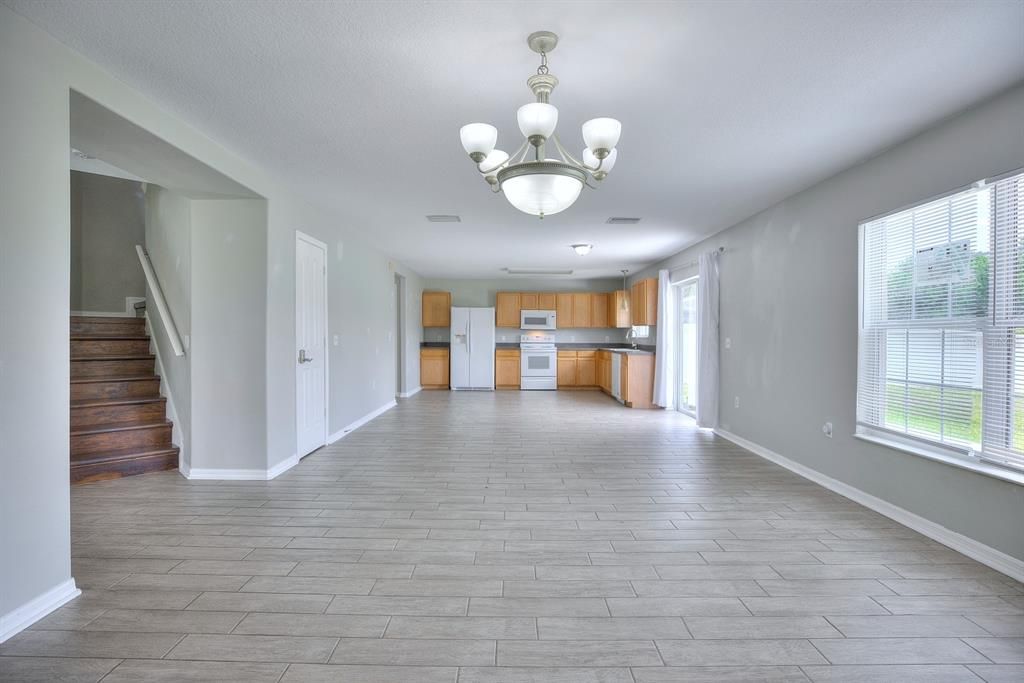 En Venta: $359,900 (4 camas, 2 baños, 2885 Pies cuadrados)