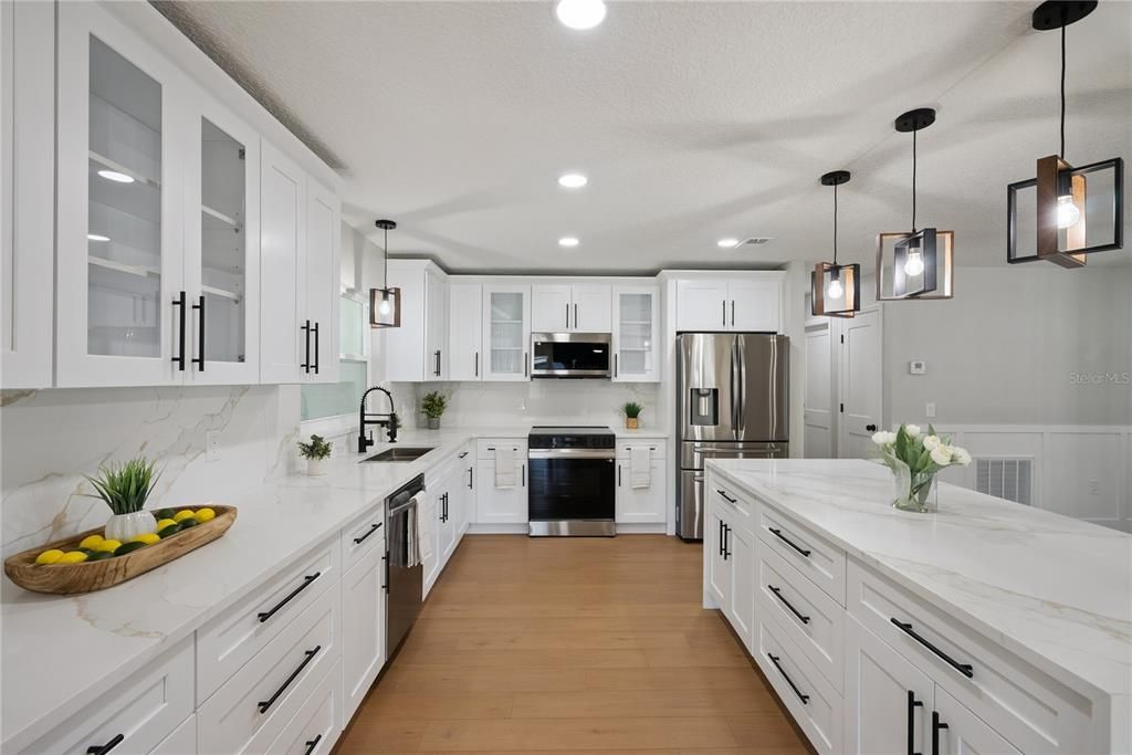 En Venta: $599,900 (4 camas, 2 baños, 1951 Pies cuadrados)