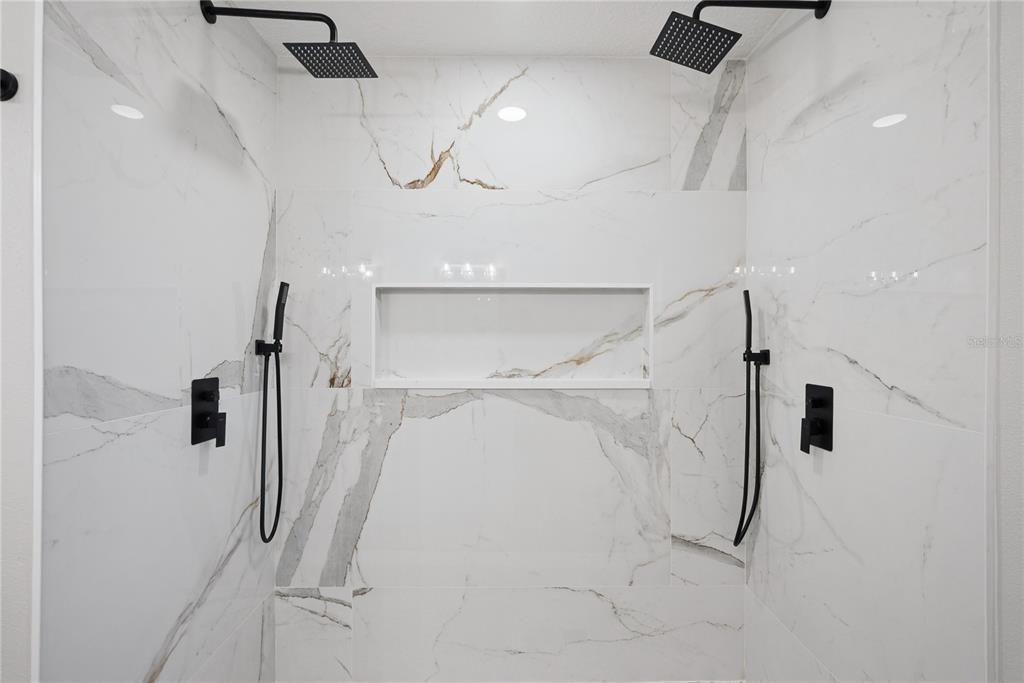 En Venta: $599,900 (4 camas, 2 baños, 1951 Pies cuadrados)