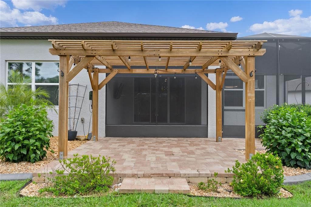 For Sale: $300,000 (3 beds, 2 baths, 2110 Square Feet)